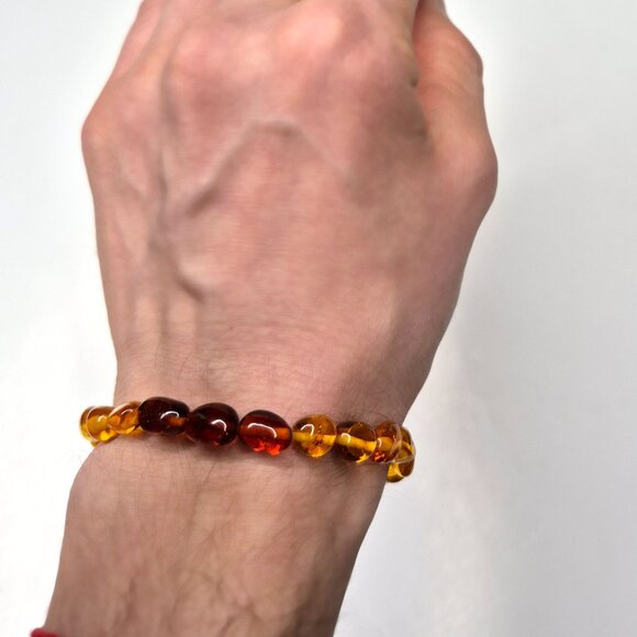Genuine Baltic Amber Bead Bracelet • 100% Natural Polished Amber • 18cm Stretch - Picture 7 of 8